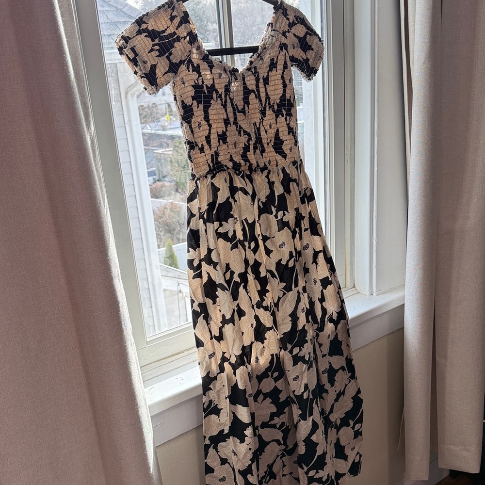 H&M Black and Cream Floral Smocked Maxi Dress - Picture 8 of 10